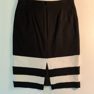 White House, Black market pencil skirt